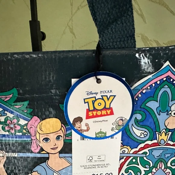 VERA BRADLEY DISNEY PIXAR TOY STORY MARKET TOTE:NWT ANDY'S ROOM - Picture 8 of 13